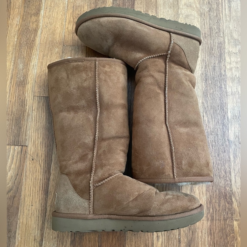 UGG tall chestnut women’s boots in size 9
